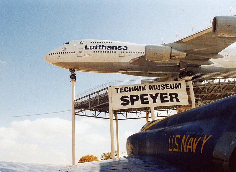 a_747_aussen.jpg