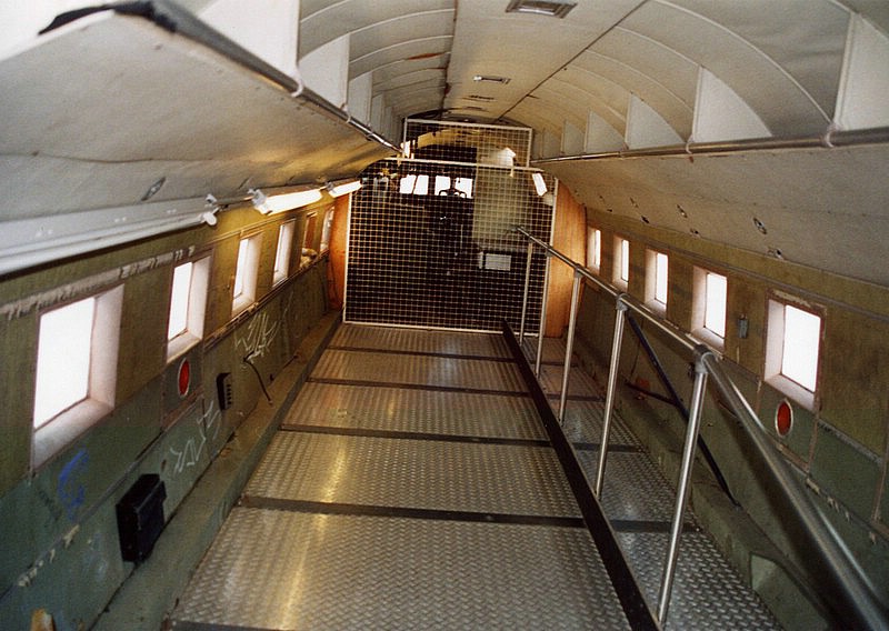 a_DC-3_innen.jpg