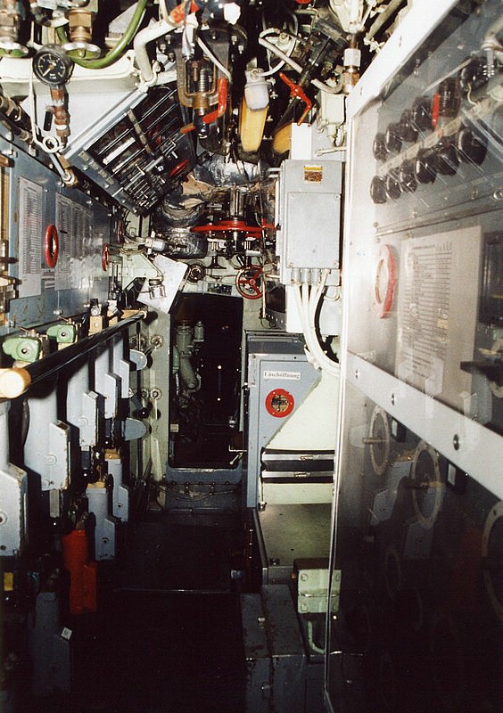 a_U-9_zentrale2.jpg