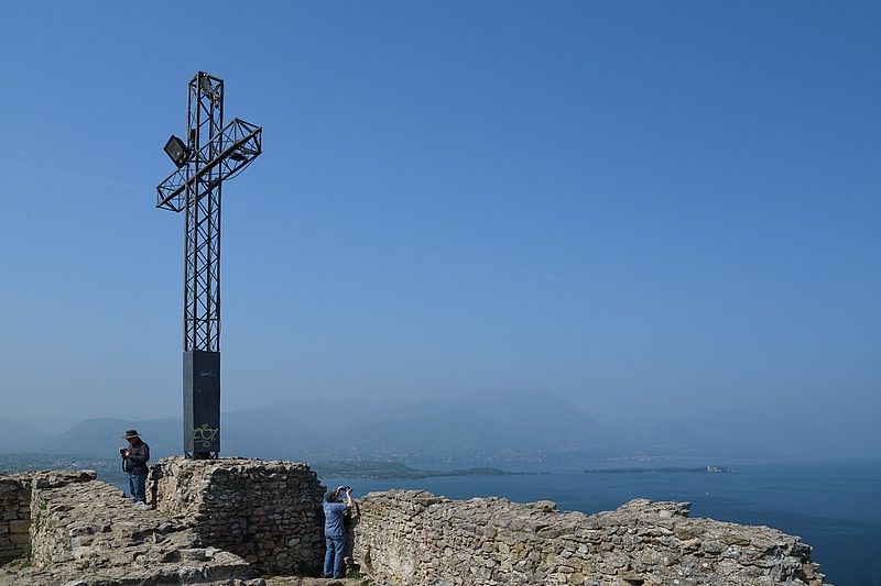 DSC_9728ShRAW.jpg