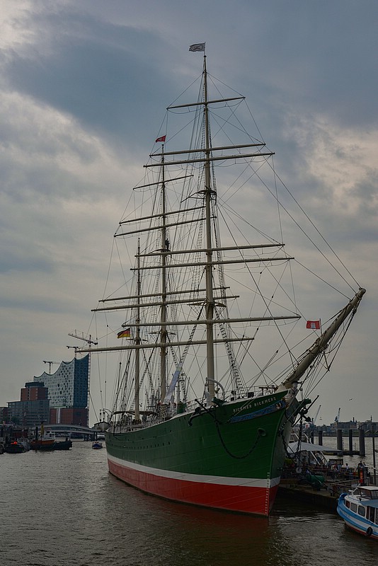AFC_0497PRAW.jpg
