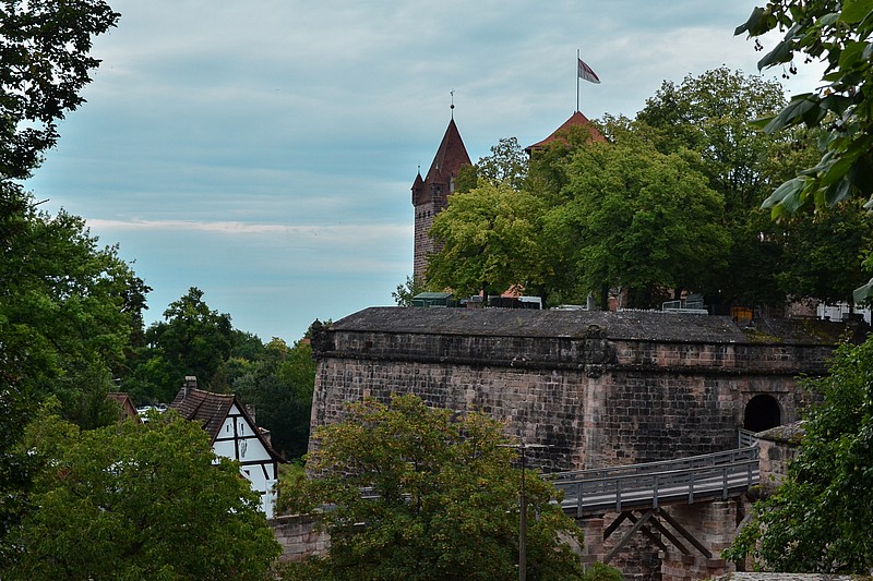 DSC_8228RAW.jpg