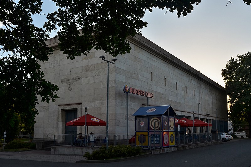 DSC_8700RAW.jpg